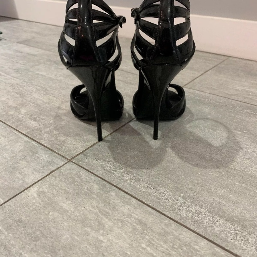 Guissepe Zanotti Patent Leather, Peep Toe Heels - Picture 3 of 4
